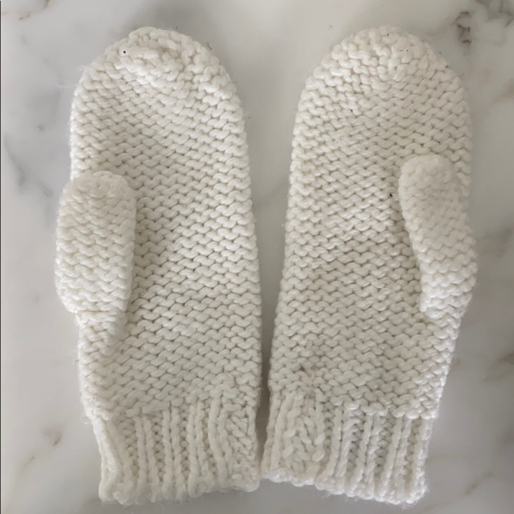 Jessica Simpson knit mittens